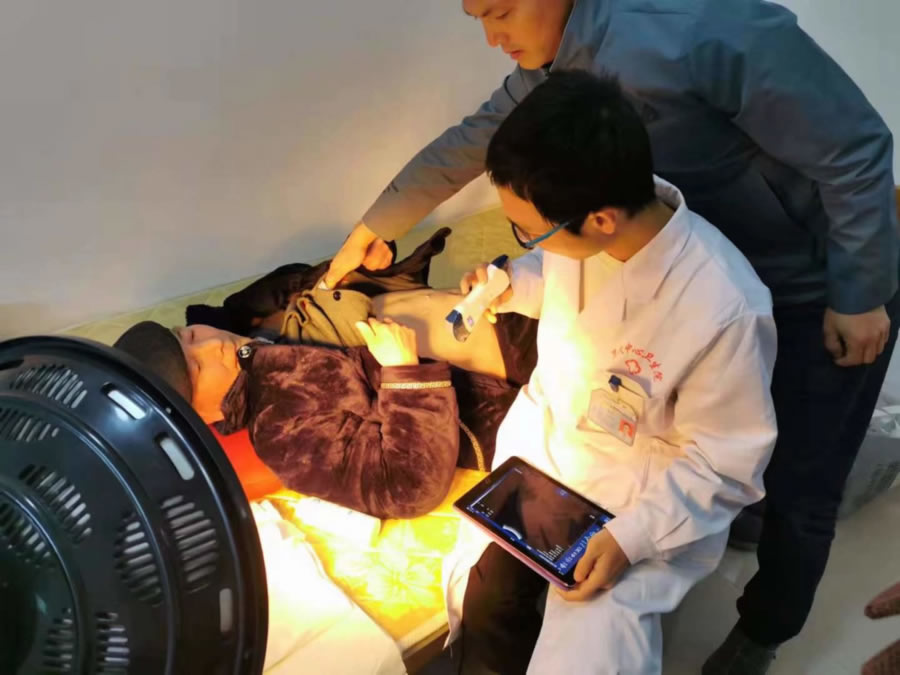 Соно Син Чао снова приехал в город Санмин, сегодня принял участие в медицинском осмотре, проведенном
